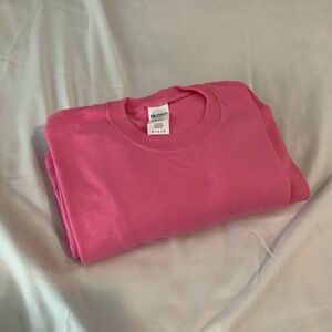 5 Gildan Heavy Cotton Short Sleeve Tees - Pink